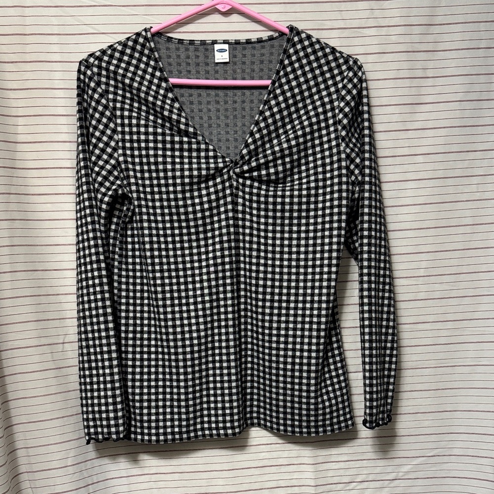 Old Navy Black and White Gingham Long Sleeve Top